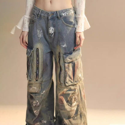 Wide-leg jeans with multiple pockets