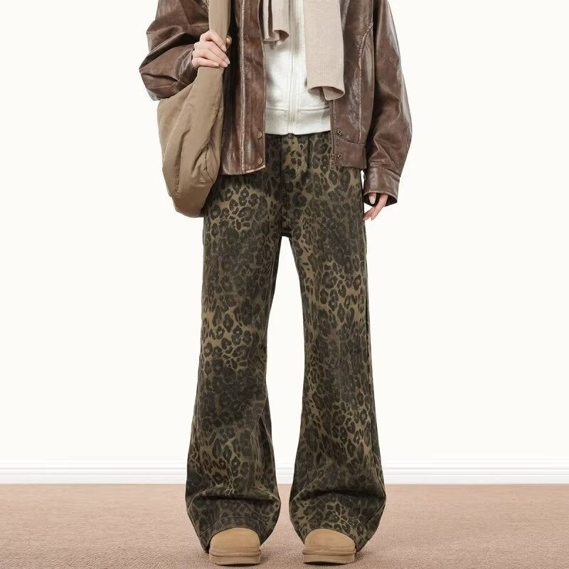 American-style vintage leopard-print jeans